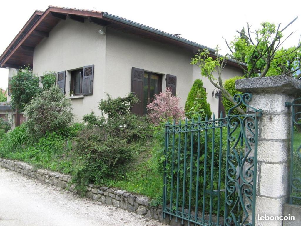 LovelyStay - Hidden Oasis with River View
