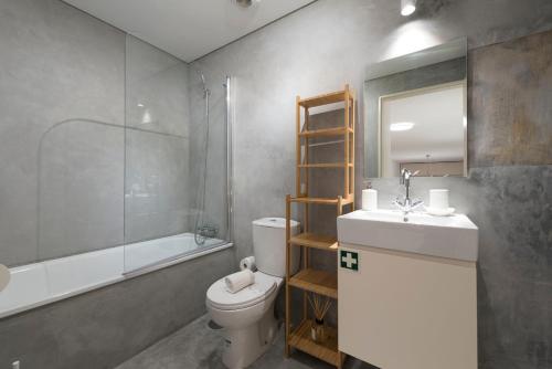 LovelyStay - Hidden & Quiet Duplex next to São Bento Station