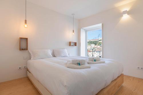 LovelyStay - Lisbon Home With Castle View