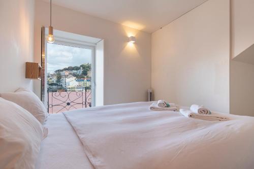 LovelyStay - Lisbon Home With Castle View