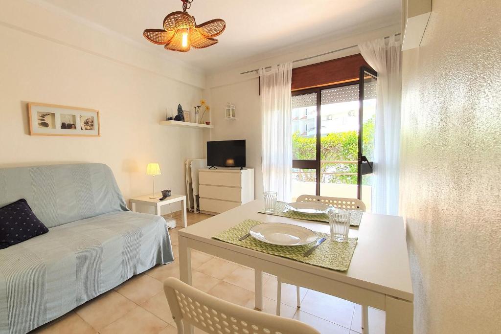 Appartement LovelyStay - Lovely Algarvian Escape Urbanização Mantamar Lote 1 , RC-F 8900-038 Vila Real de Santo António