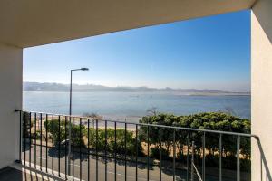 LovelyStay - Luxury 2BR Duplex Apartment in Foz Porto