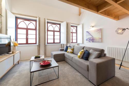 LovelyStay-Modern Loft City Center