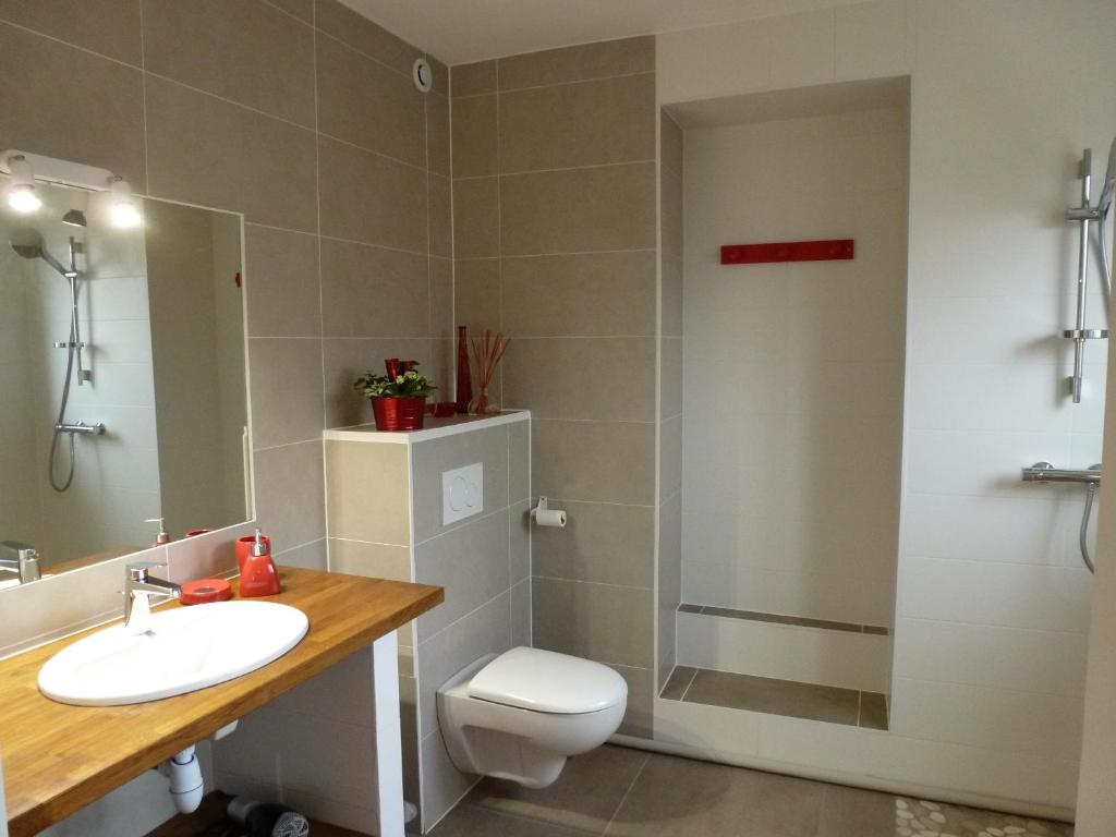 LovelyStay - Quiet & Modern Loft minutes away from iron bridge