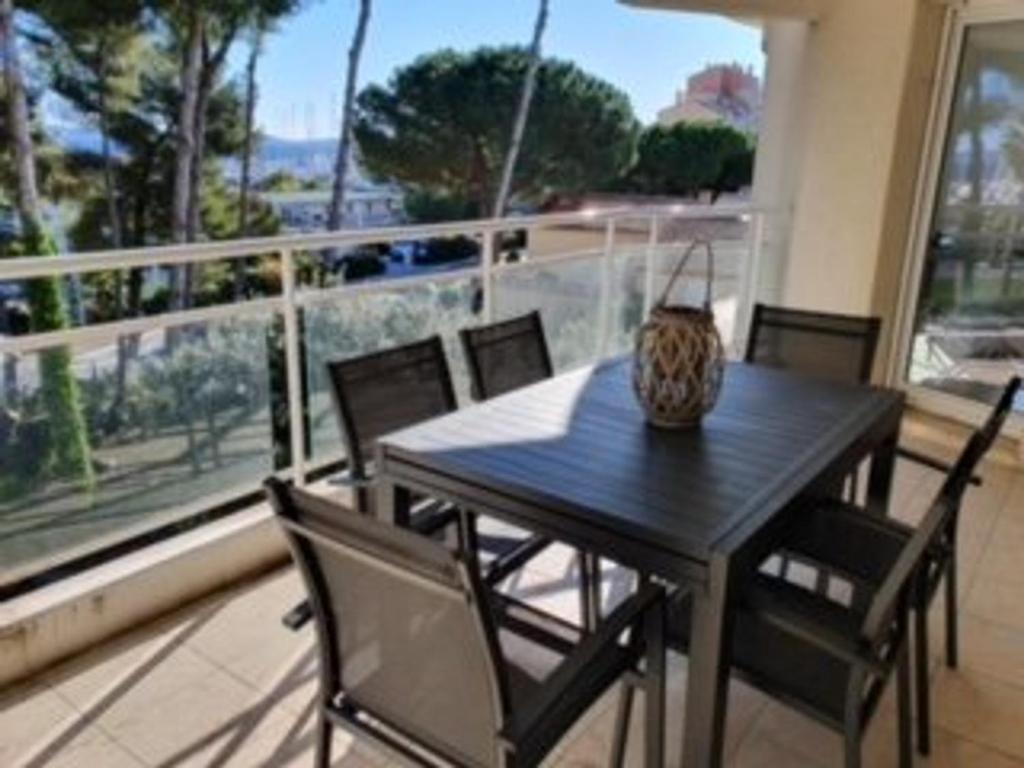 LovelyStay - Spacious 2BR Downtown - 5 min to River 1100-203 Lisbonne