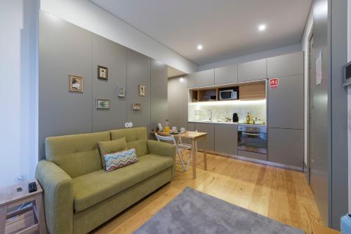 LovelyStay - Stylish Central Apartment by Bolhão Market