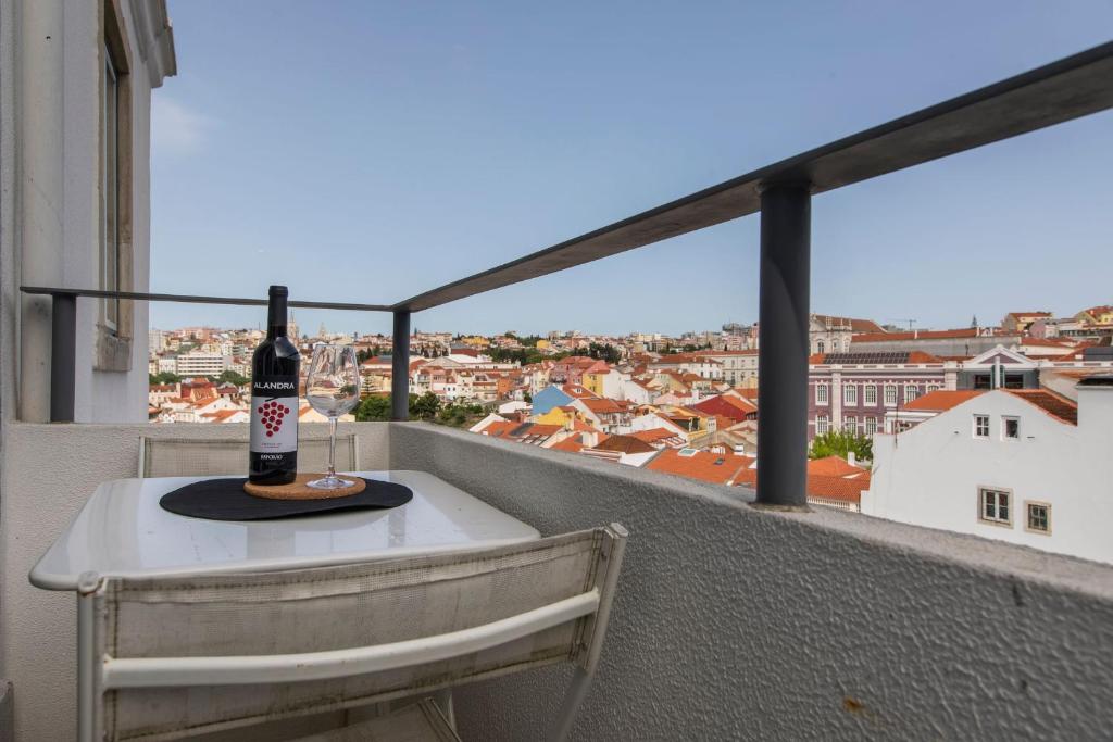 Appartement LovelyStay - Sunny Santa Catarina I 26 Rua do Sol a Santa Catarina 1200-453 Lisbonne