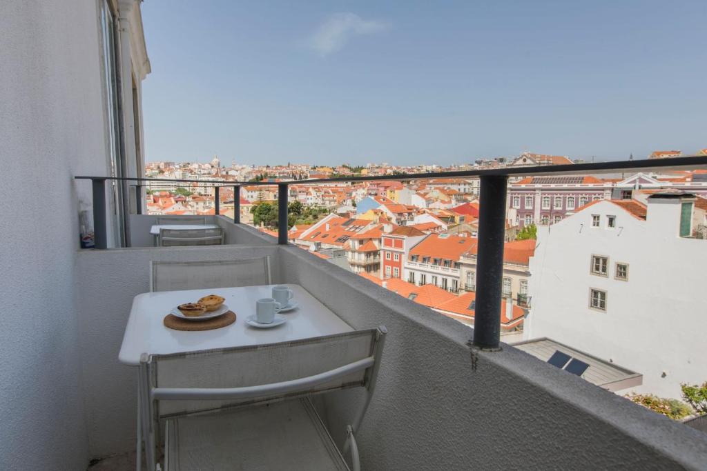 Appartement LovelyStay - Sunny Santa Catarina II 26 Rua do Sol a Santa Catarina 1200-453 Lisbonne