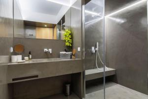 LovelyStay - Sunshine Residence in the Heart of Graça