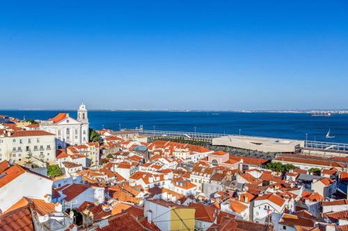 LovelyStay - Traditional Alfama View