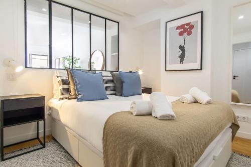 LovelyStay - Traditional Alfama View