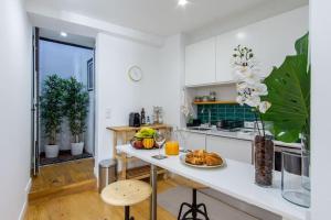 LovelyStay - Traditional Alfama View