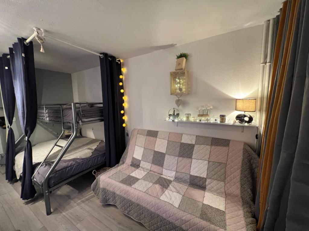 LovelyStay - Trindade Cozy Apartment