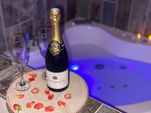Loveroom auriol, romantique et coquine