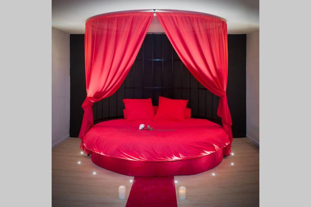 Appartement LOVEROOM REIMS 6 Rue de Marzilly 51100 Reims