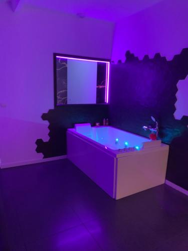 LOVEROOM : Suite avec Jacuzzi privatif