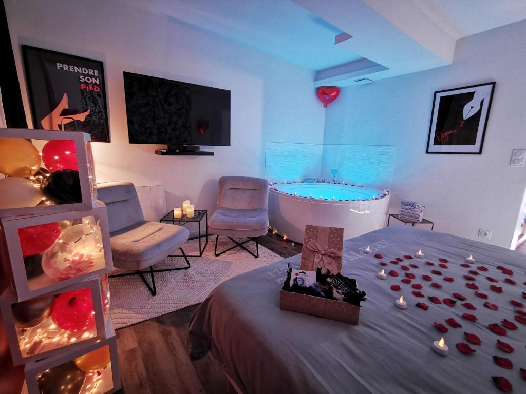 LoveSparadise -Suite Le Secret 7 Rue Creuse, 77120 Saints