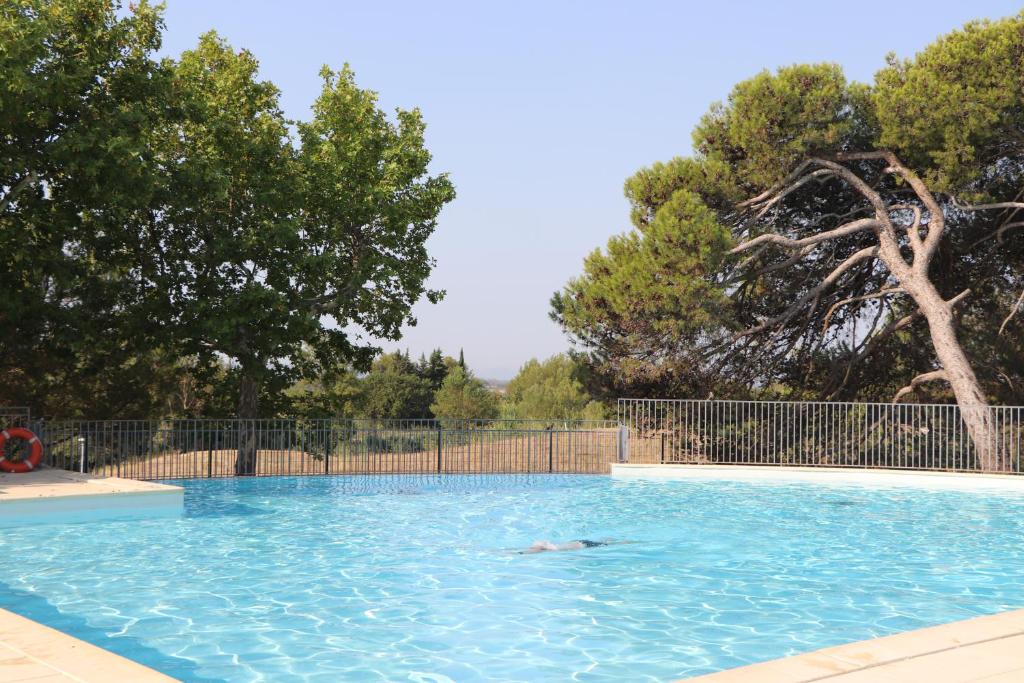 Appartement LUBERON, magnifique Résidence Golf de Provence, Piscine, Fitness, Tennis 1141 Route de Fontaine de Vaucluse 84800 Saumane-de-Vaucluse