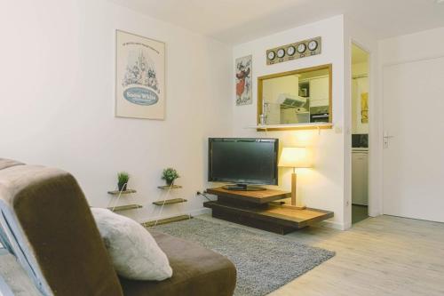 Luka's charming apartment near Disneyland