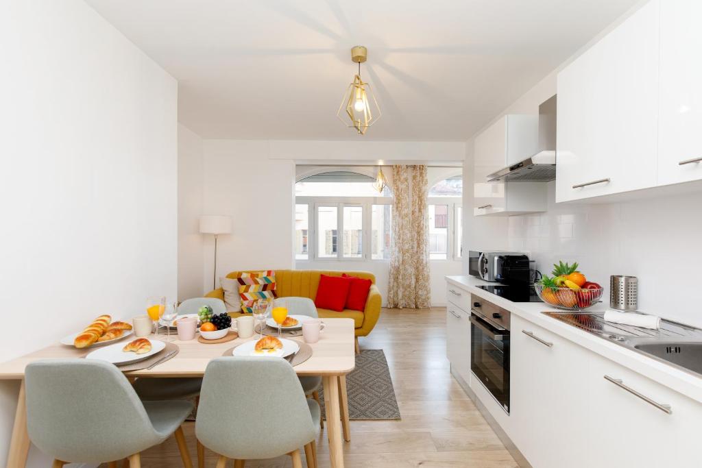 Appartement Lumière YourHostHelper 17 Rue Meynadier 06400 Cannes