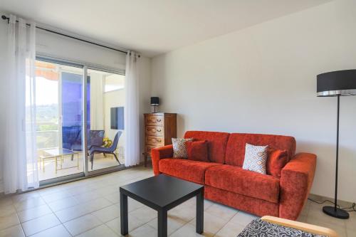 lumineux 2 pieces dans residence avec piscine