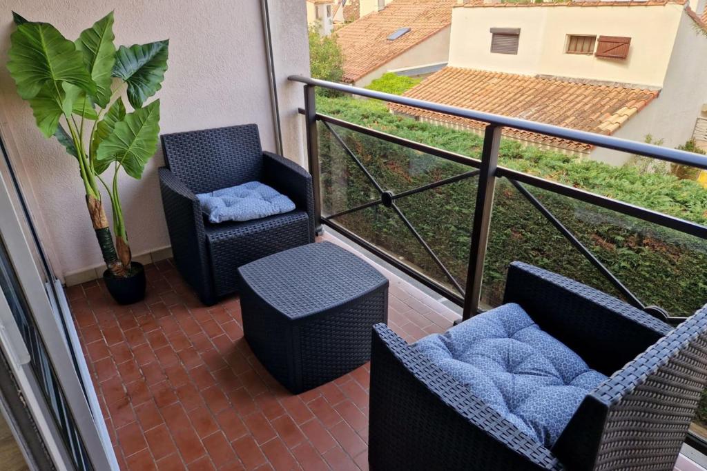 LUMINEUX 20 m avec WIFI-BALCON et PISCINE 199 Avenue Jean Jaurès, 30240 Le Grau-du-Roi