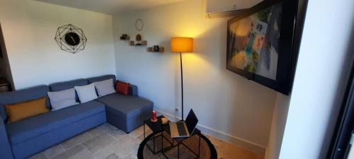LUMINEUX 40 m2 avec TERRASSE-WIFI proche de la MER