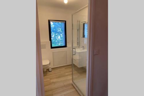 Lumineux appartement au milieu des arbres