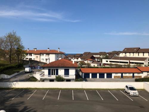 Appartement Appartement lumineux, avec balcon, à 200m de la plage 10 Route de la Corniche Hendaye