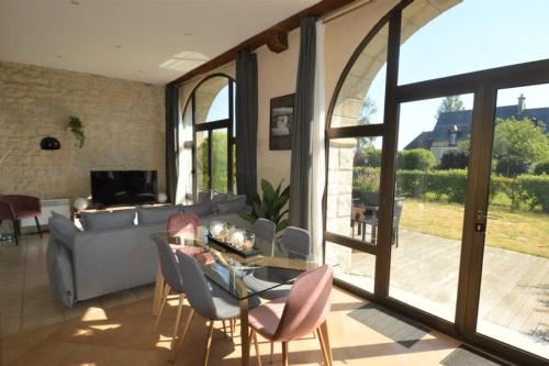 Appartement lumineux et cosy avec jardin vue sur chateau près Port en Bessin, Bayeux et Omaha Beach Commes france