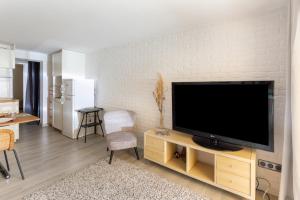 Appartement LUMINEUX et Joli 34 m avec TERRASSE - la MER 445 Corniche de Solviou 83140 Six-Fours-les-Plages Provence-Alpes-Côte d\'Azur