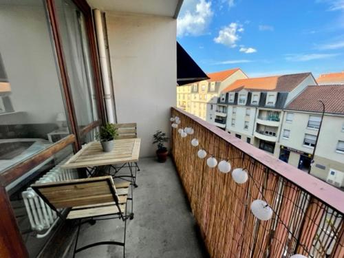 Lumineux Studio 30m2 / Balcon / Proche Gare et Ville