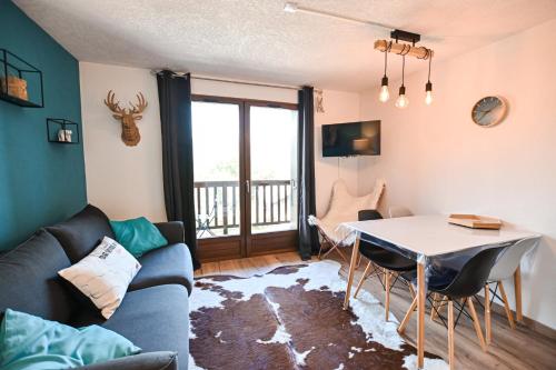 LUMINEUX STUDIO avec BALCON près des pistes de ski
