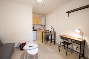 Lumineux studio proche de l'hôpital