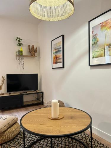 LUMINEUX T2 de 34 m rénové dans le CENTRE-VILLE