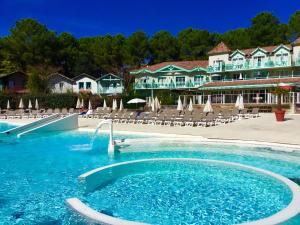 Lumineux, vue piscine, face au Golf, Lacanau Ocean