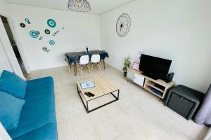 luminous apartment with parking near the city center