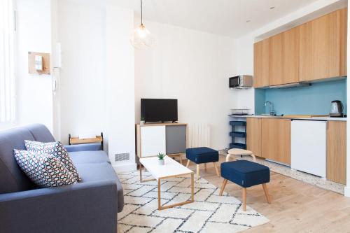Luminous appt and design close to the Sacred Heart