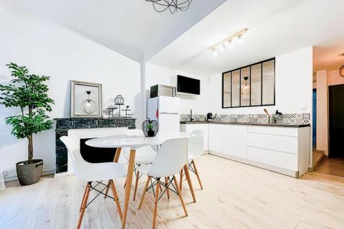 Luminous Cozy Nest In Bayonne