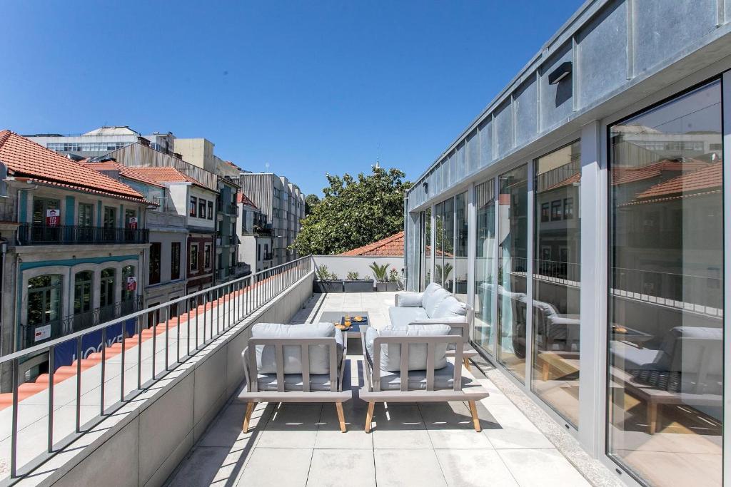 Appartement Luminous Premium Loft w/AC & Terrace by LovelyStay 215 Rua do Alferes Malheiro 3ºM 4000-059 Porto