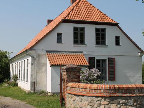 Lush Apartment in Steffenshagen with Garden