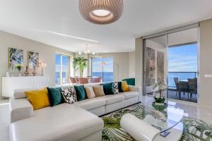Lux apartment first row by HR Madeira