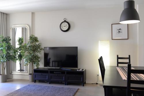 Lux Apartment with Pool and Garage