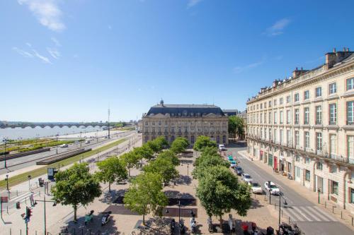 Appartement Luxe avec Climatisation Parking Vue Exeptionnelle Bordeaux france