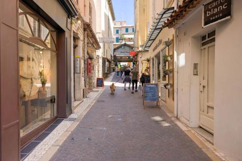 Luxe Duplex Studio Apt/Mezzanine/nr Shops & Cafes