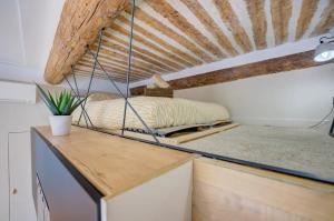 Luxe Duplex Studio Apt/Mezzanine/nr Shops & Cafes