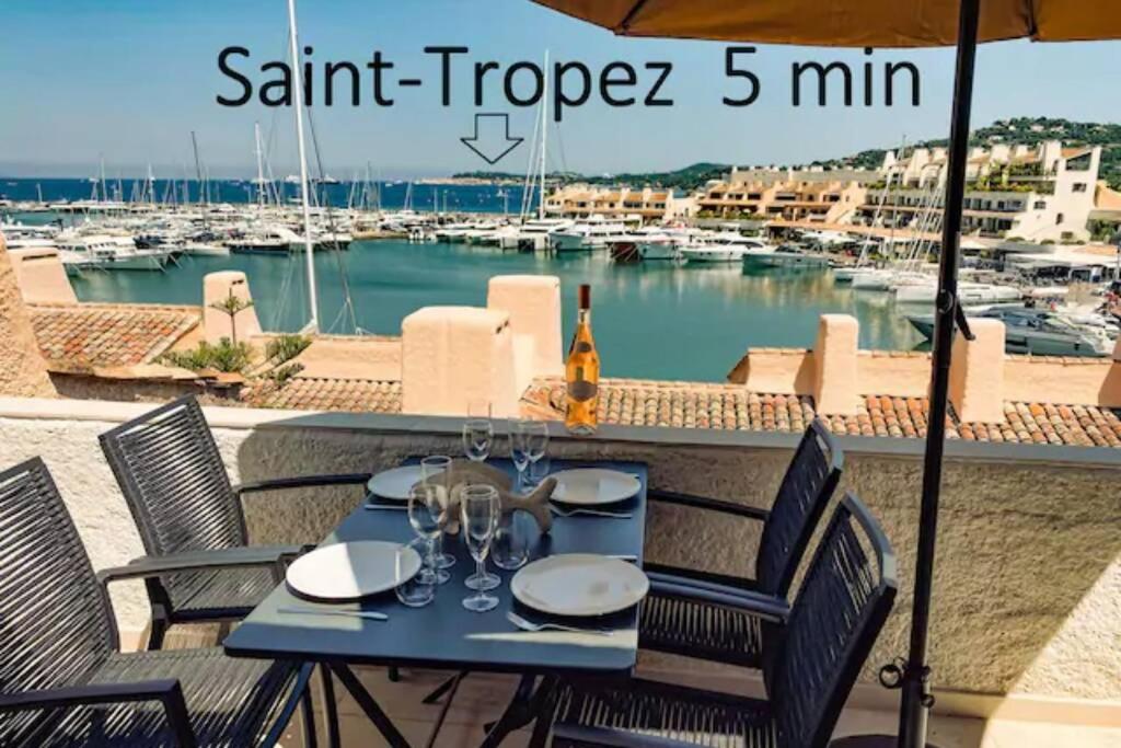 Luxe Penthouse Les Pieds dans l’eau Saint-Tropez 4 Quai de La Galiote, 83310 Cogolin