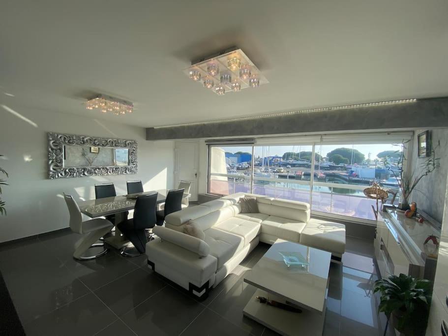 Luxueuse Marina ponton privé Sémaphore 10 Avenue Petite Caroline, 30240 Le Grau-du-Roi