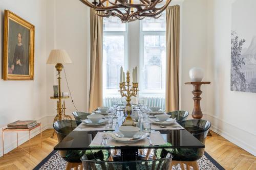 LUXUEUX APPARTEMENT CENTRE VILLE