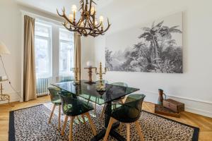 LUXUEUX APPARTEMENT CENTRE VILLE